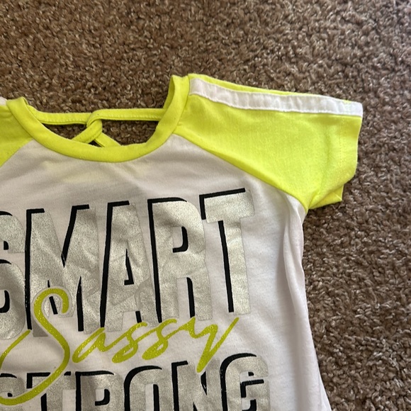 💚”Smart, Sassy and Strong” Tee💚 - Picture 3 of 5